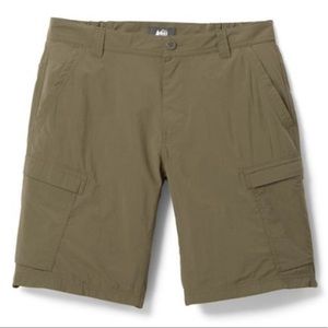 Brand new REI Co-op Sahara Shorts - Women's 9" Inseam. Never worn. Green.